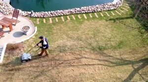 СКАРИФИКАТОР-АЭРАТОР газона. Обработка ранней весной.