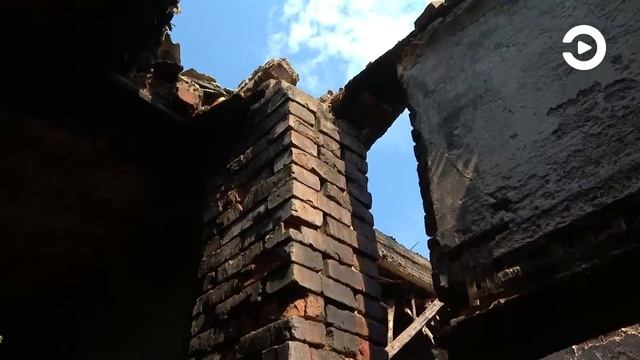 91 летняя женщина инвалид из Кузнецка потеряла дом из за пожара. Июнь 2021 год. смотреть онлайн