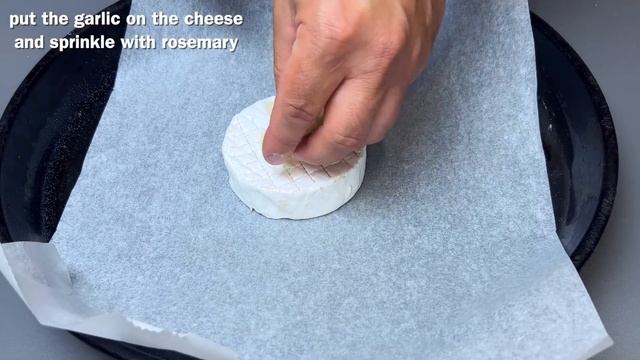 Just take bread, cheese and garlic! Great snack for a small group смотреть онлайн