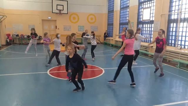 Игра на Зумба кидс тренировке: "Ритмы" смотреть онлайн