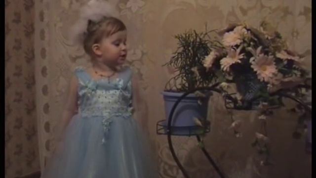 Алиса 1год Ёлка смотреть онлайн