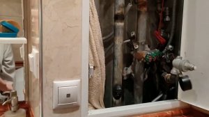 Сорвало кран  на стояке ГВ  на полотенцесушитель, затопило 3 нижних этажа