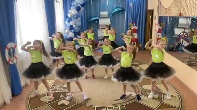 Танец " Мы звëзды" группа 2 смотреть онлайн