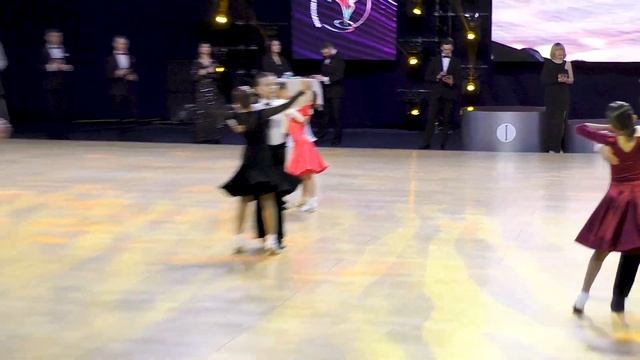 Медленный вальс / Дети-1 (Н) финал - Чемпионат Минска (18.03.2023) спортивные бальные танцы смотреть онлайн