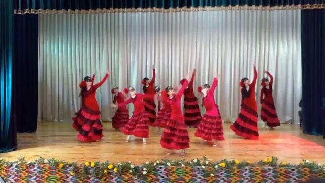 Spanish dance by Uzbek girls! смотреть онлайн
