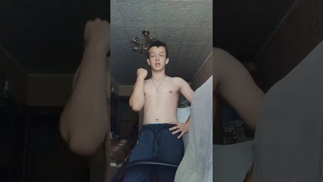 Поднимаю на бицепс свой возраст одной рукой! Подъем на бицепс гантелей 19,25 и 20,25кг смотреть онлайн