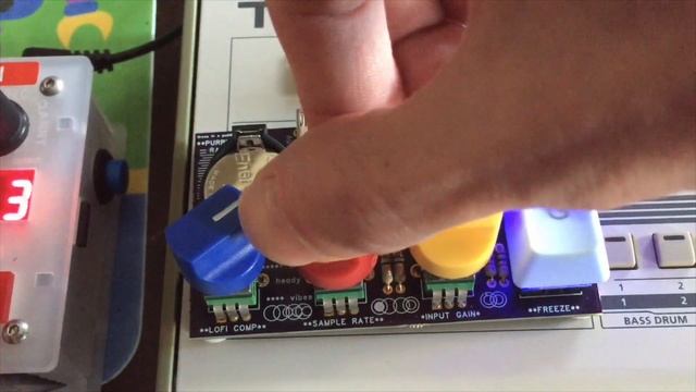 PURPLE RAIN // dusted 8-Bit Audio Computer // LOFI Compression Micro Freeze Sampler смотреть онлайн