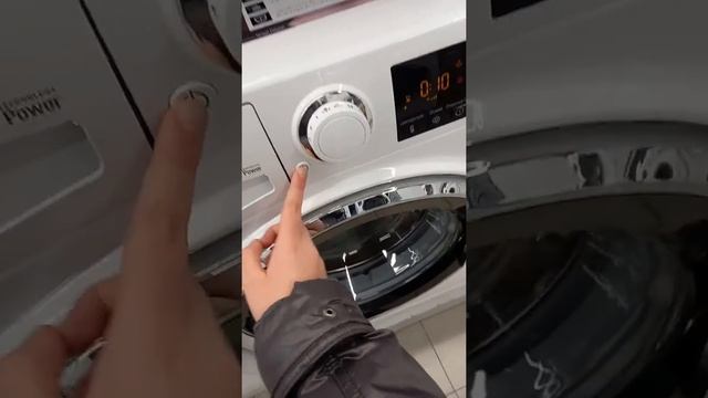 видео как включить отжим на стиральной машинке Ariston А зачем сброс программы смотреть онлайн