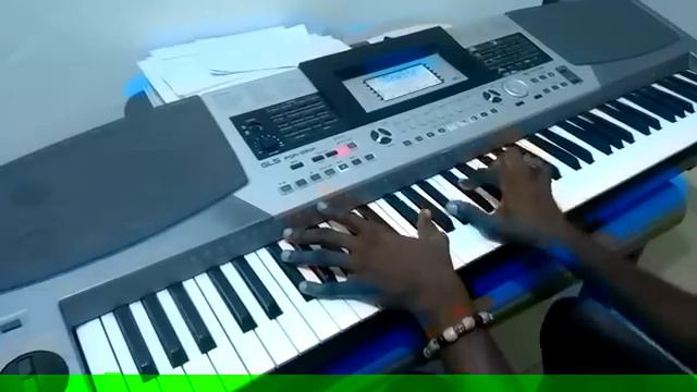 Piano chords for Sinach Waymaker смотреть онлайн