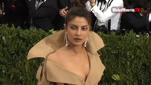 Priyanka Chopra Arrives With Nick Jonas At  2017 Met Gala