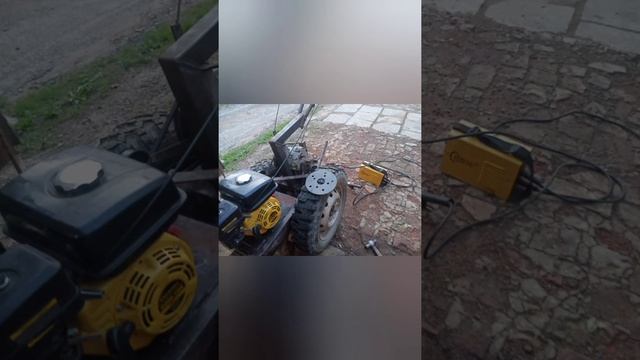 мотоблок с раздаткой от нивы+ колеса от нивы смотреть онлайн