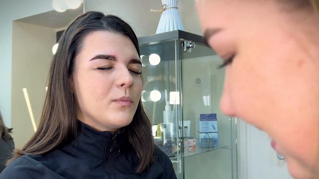 Укладка бровей на NOVEL, окрашивание BRONSUN смотреть онлайн