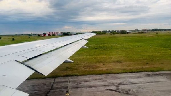 Взлёт из Новосибирска Boeing 767-300 Azur Air