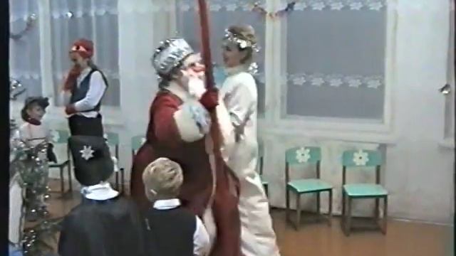Новогодний утренник 90-х!!! В нашем садике ЁЛКА и Праздник!!! смотреть онлайн