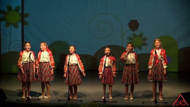 Образцовый ансамбль "Перезвон - "Летели две птички" смотреть онлайн