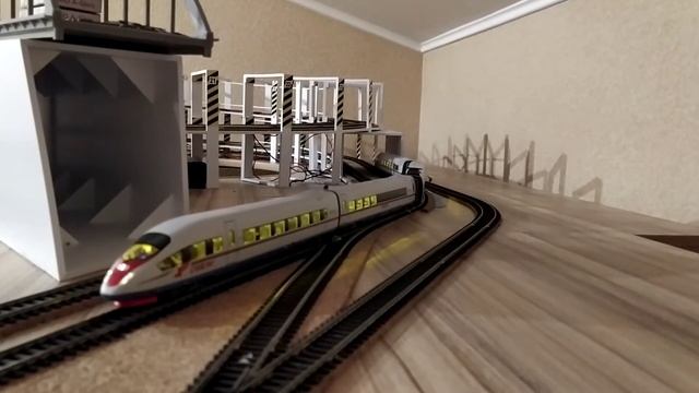 «Сапсан» от PIKO. Пока не умещается:) смотреть онлайн