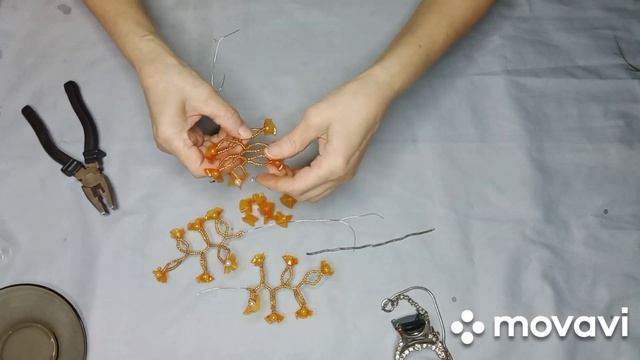 Как сделать мелкие цветы из пластика ,бисера и стекляруса !! МК смотреть онлайн