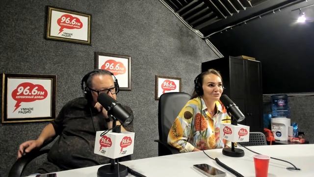 Борис Комаров, Татьяна Диканская иЕкатерина Аксенова 20 лет песне В Новосибирске не разводятся мост смотреть онлайн