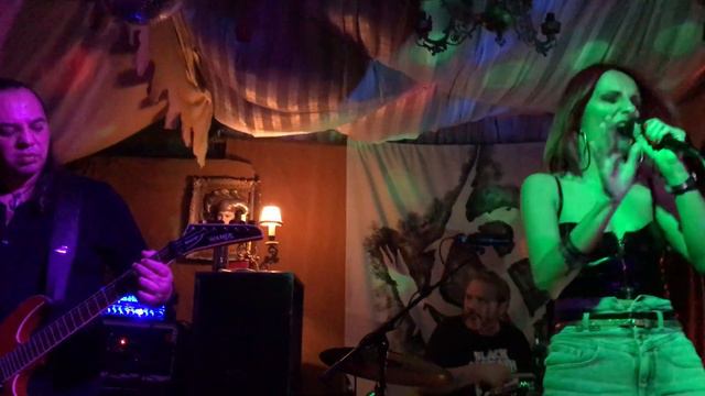 Plutonia - Zombie (The Cranberries Cover) - Video by Siniša S&KI Živojinović смотреть онлайн