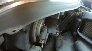 How to change replace Headlight bulb in Subaru xv Crosstrek 2013-2017
