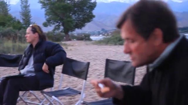 Kyrgyzstan, Lake Issyk-Kol: Dinnertime at camp смотреть онлайн
