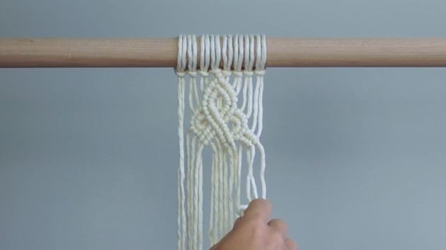 DIY Macrame Tutorial - Intermediate Pattern Using Double Half Hitch Knots! смотреть онлайн