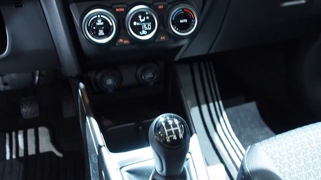 2017 Renault Clio vs. 2017 Suzuki Swift смотреть онлайн