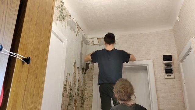 Ремонт в аварийном доме своими руками. Коридор смотреть онлайн