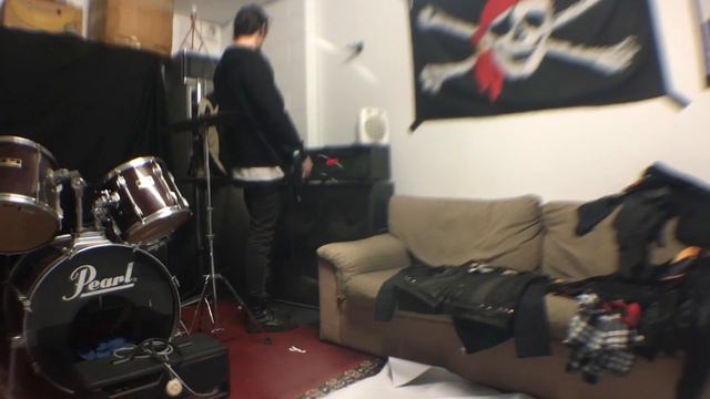 British Racing Green was Thunder Bass Guitar смотреть онлайн