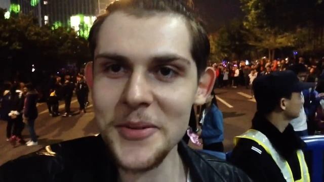 НОВЫЙ ГОД В КИТАЕ: КАК НЕ ПОПАСТЬ НА ПРАЗДНИК смотреть онлайн