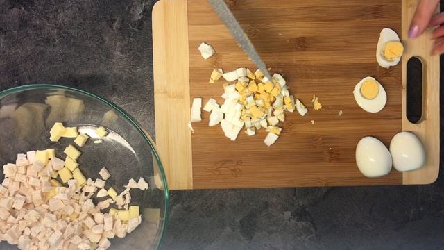 Салат из куриной грудки/салат с курицей смотреть онлайн
