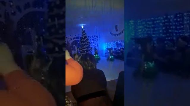 Танец ёлки.Новый год смотреть онлайн