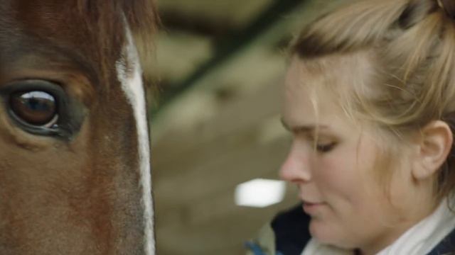 20 Year-Old Horse Trainer: I Understand Horses Better Than People смотреть онлайн