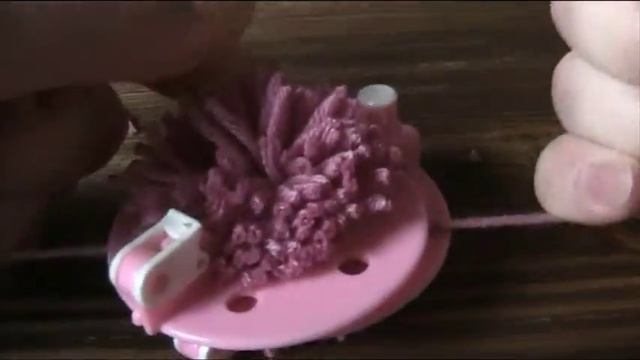 Как сделать Пом Пом/How to make a Pom Pom смотреть онлайн
