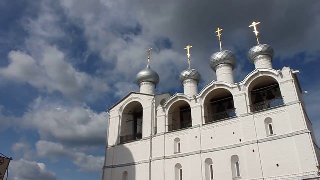 Колокольный звон звонницы Успенского собора в Ростове Великом смотреть онлайн