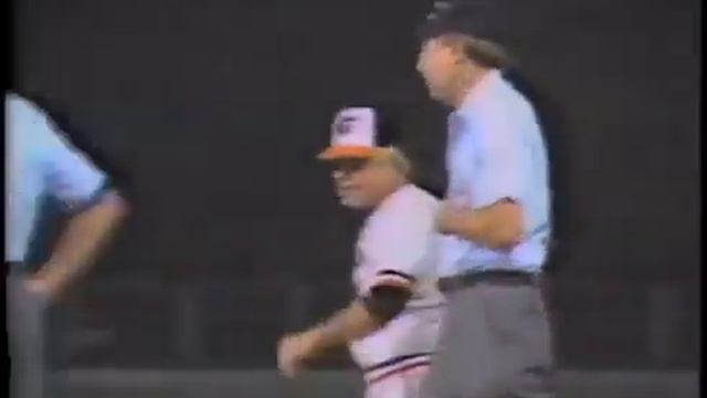 Best Umpire Fight Ever смотреть онлайн