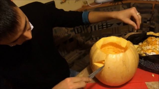 Как вырезать тыкву на Хэллоуин смотреть онлайн