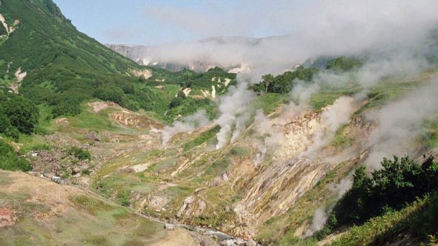 EXPLOSIVE Eruption des Vulkans [BESYMJANNY] in Kamtschatka Russland смотреть онлайн