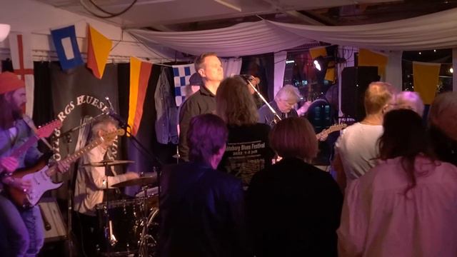 Tribute to Totta Näslund Canadian Club ''I’m going down'' смотреть онлайн