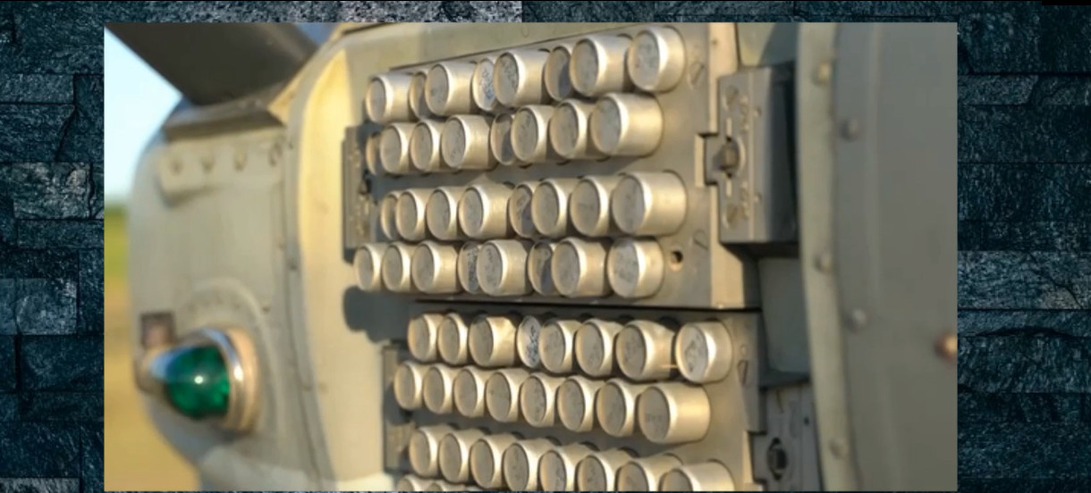 Вертолеты Ка-52 разбирают опорники противники и демилитаризируют его технику смотреть онлайн