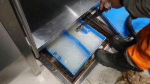 Обслуживание жироуловителя "под мойку" и зачем вообще он нужен "жироуловитель".