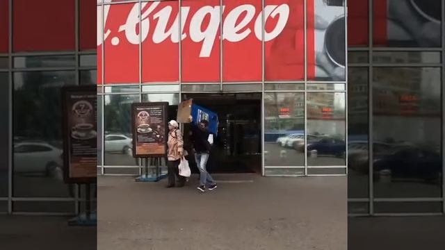 PRANK Хиза УКРАЛ ТЕРМИНАЛ В М-Видео смотреть онлайн