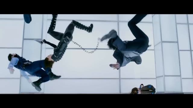 Resident Evil: Retribution "Stunts" Featurette смотреть онлайн