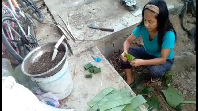 How to make cheap seedlingpot using banana leaves смотреть онлайн