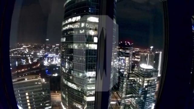 ?Момент взрыва беспилотника в Экспоцентре. Вспышка и звук попали на домашнюю камеру жителя❗️ смотреть онлайн