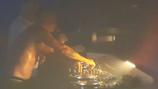 DJ Proteus & Amber D смотреть онлайн