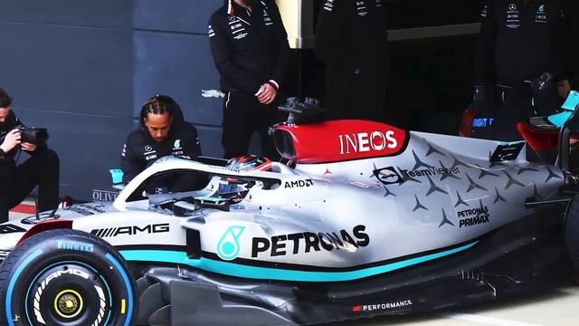 Mercedes Spots Something in Red Bull's Floor Photos... And It's Making F1 Teams Nervous! смотреть онлайн