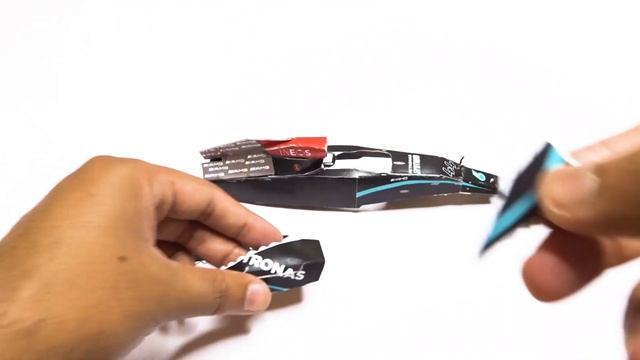 Mercedes W12 F1 car made from paper | Lewis Hamilton смотреть онлайн
