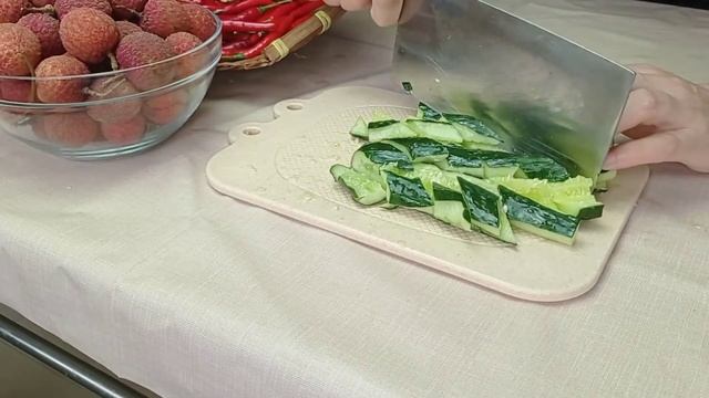 Битые Огурцы в Кисло-Сладком соусе по-китайски/ Вкуснота За 10 Минут! смотреть онлайн