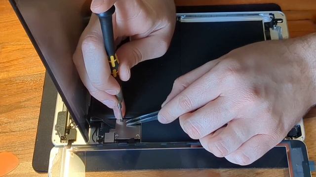 iPad 2019 Repair смотреть онлайн